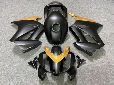 02-12 Matt Schwarz & Gold VFR800 Verkleidung