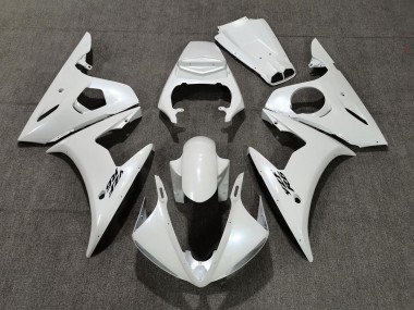 05 Perlweiss R6 Verkleidung