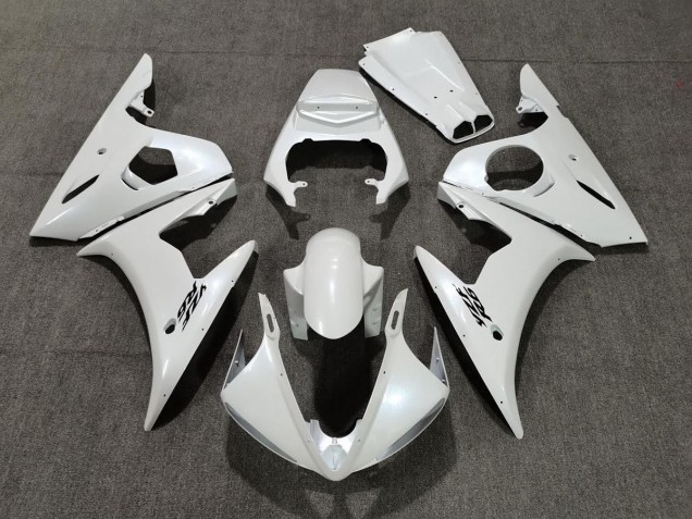 05 Perlweiss R6 Verkleidung