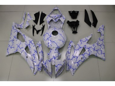 08-16 Blaue Beleuchtung R6 Verkleidung