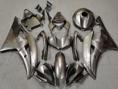 08-16 Flüssiges Silber R6 Verkleidung