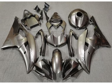 08-16 Flüssiges Silber R6 Verkleidung