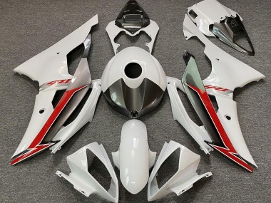 08-16 Glänzend Weiß Silber & Rot R6 Verkleidung
