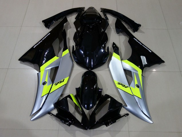 08-16 Glänzendes Schwarz & Silber R6 Verkleidung