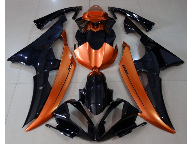 08-16 Schwarz Glänzend & Hellorange R6 Verkleidung