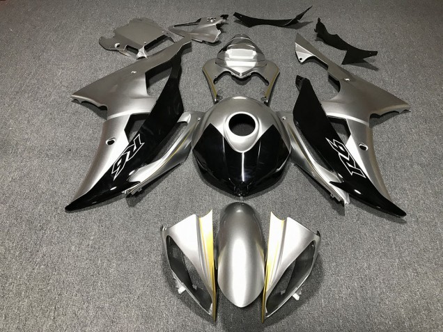 08-16 Silber & Schwarz Custom R6 Verkleidung
