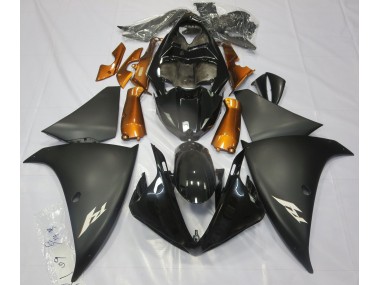 09-11 Matt Schwarz & Orange R1 Verkleidung