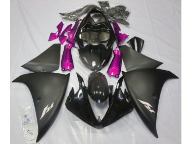 09-11 Matt Schwarz & Pink R1 Verkleidung