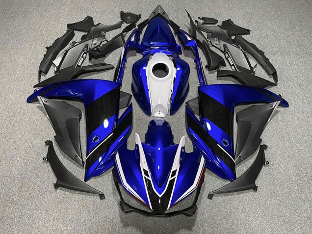 15-18 Blau Schwarz & Weiß R3 Verkleidung