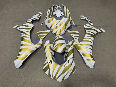 15-19 Goldenes Zebra R1 Verkleidung